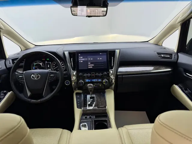 Toyota Alphard — Фото автомобиля 9