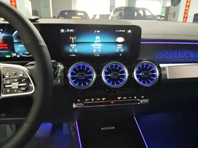 Mercedes-Benz EQB — Фото автомобиля 8