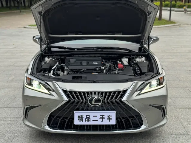 Lexus ES — Фото автомобиля 21