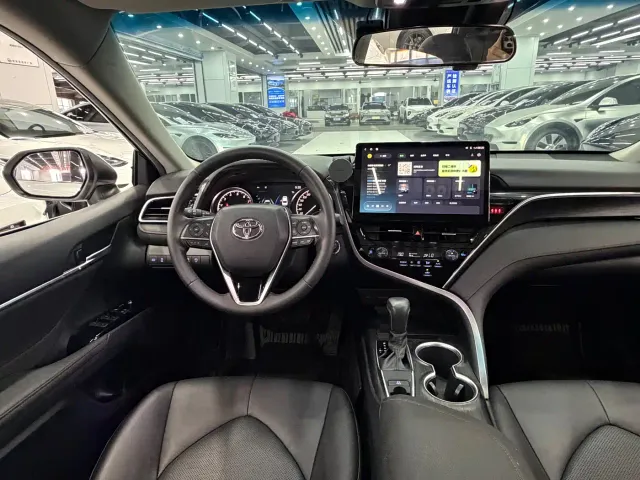 Toyota Camry — Фото автомобиля 11