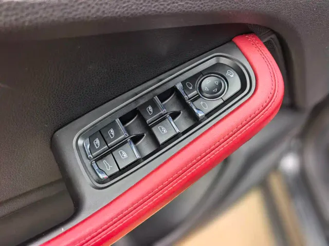 Porsche Macan — Фото автомобиля 4