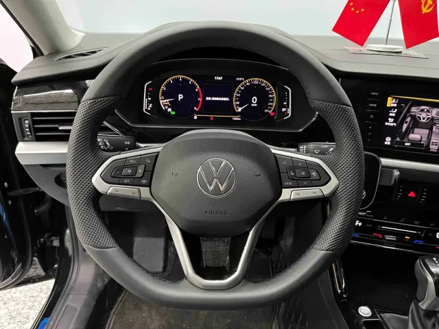 Volkswagen Passat — Фото автомобиля 8