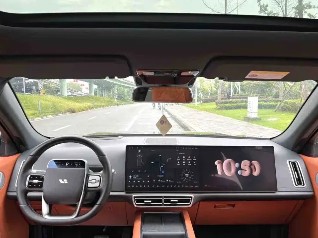 Li Auto L7 — Фото автомобиля 6