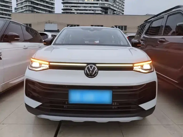Volkswagen Tharu — Фото автомобиля 2