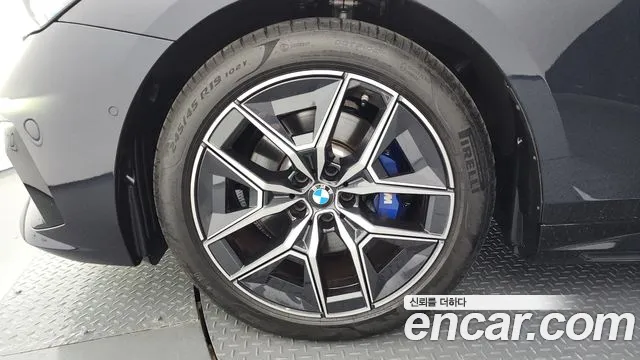 BMW 5-Series — Фото автомобиля 5