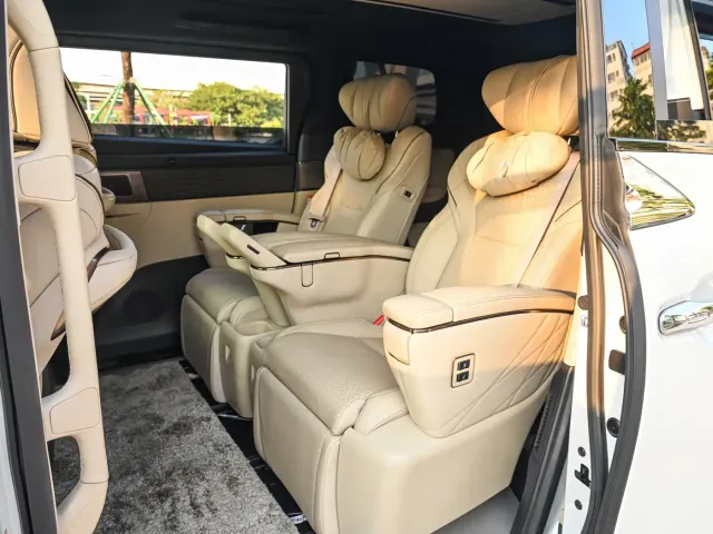 Toyota Alphard — Фото автомобиля 10