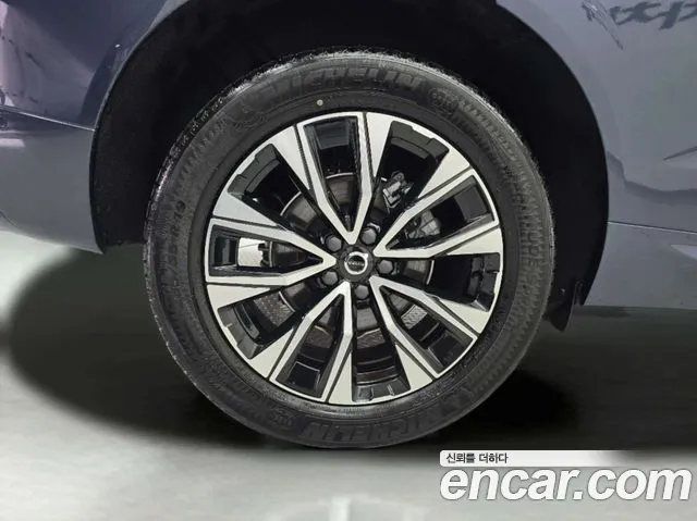 Volvo XC60 Generation 2 — Фото автомобиля 5