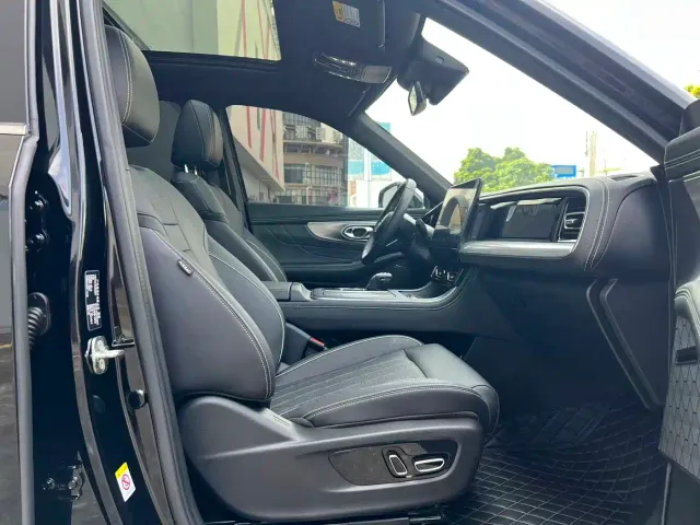 GAC Trumpchi GS8 — Фото автомобиля 16