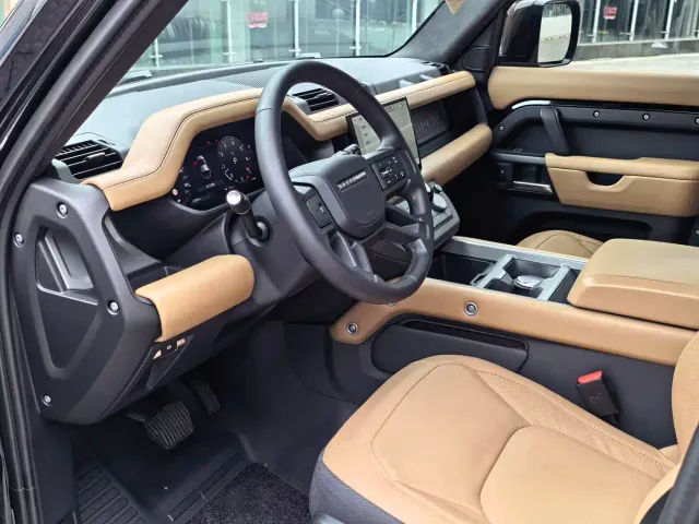 Land Rover Defender — Фото автомобиля 11