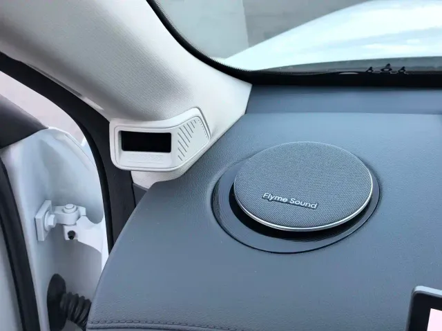Geely Galaxy Starship 7 EM-i — Фото автомобиля 19