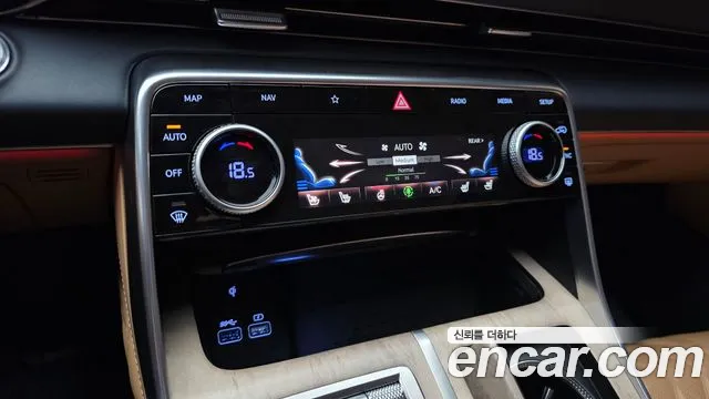 Genesis GV80 — Фото автомобиля 23