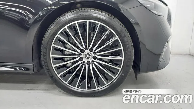 Mercedes-Benz E-Class — Фото автомобиля 5