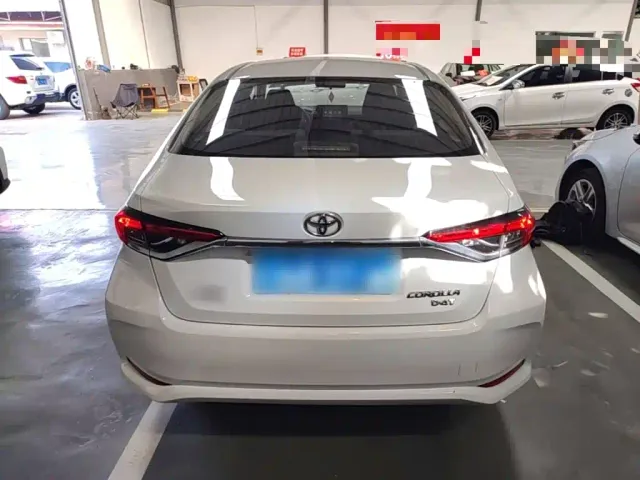 Toyota Corolla — Фото автомобиля 5