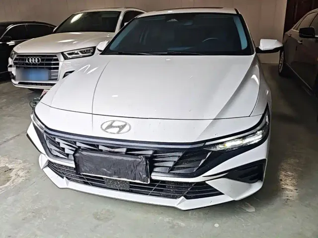 Hyundai Elantra — Фото автомобиля 2