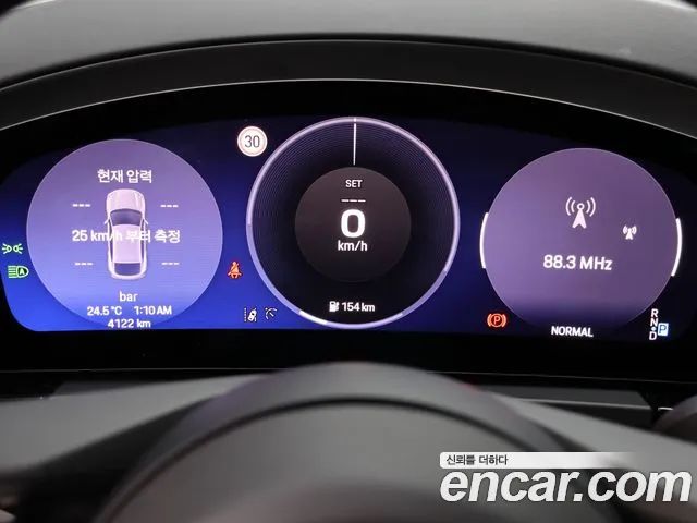 Porsche Macan Electric — Фото автомобиля 14