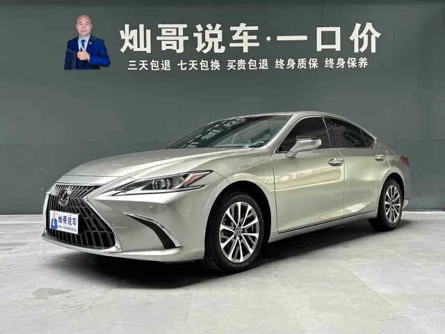 Фотография автомобиля — Lexus ES