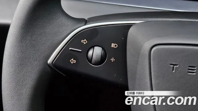 Tesla Model 3 — Фото автомобиля 17