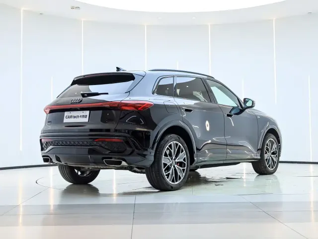 Audi Q5L — Фото автомобиля 4