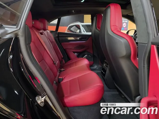 Porsche Macan — Фото автомобиля 16