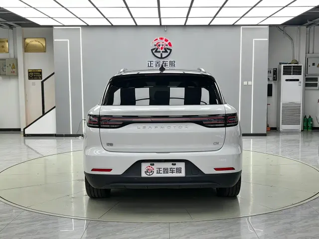 Leapmotor C11 — Фото автомобиля 15