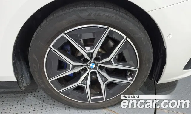 BMW 5 Series G60 — Фото автомобиля 6