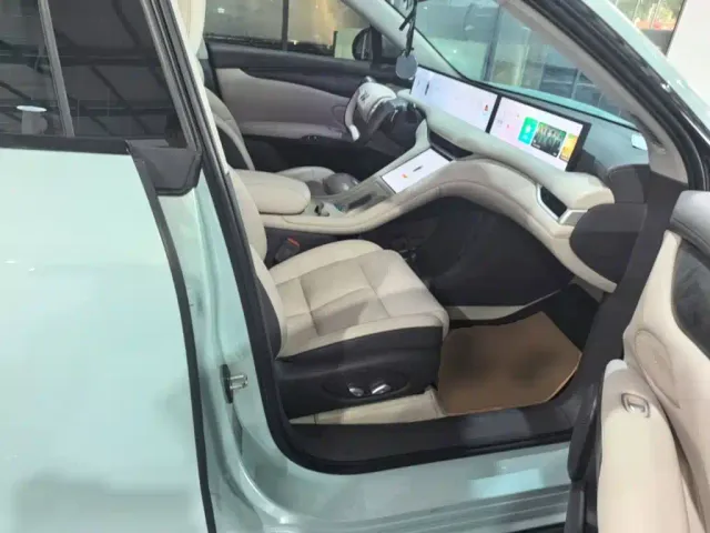 IM Motors LS6 — Фото автомобиля 24