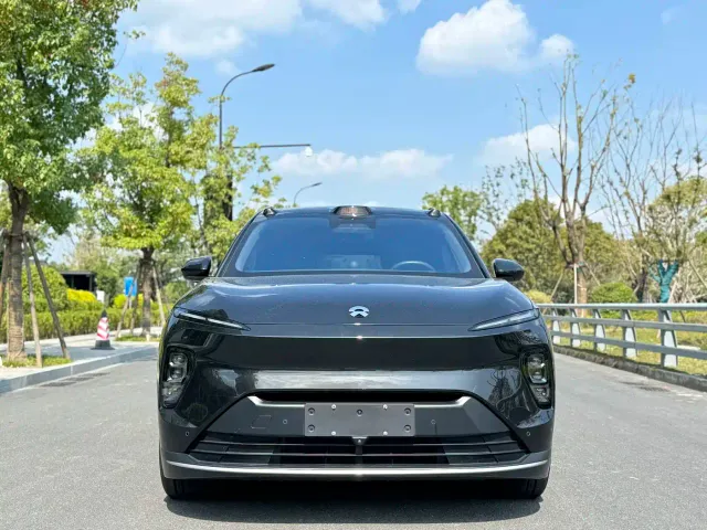 Nio ES8 — Фото автомобиля 6