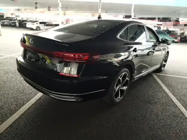 Volkswagen Passat — Фото автомобиля 6
