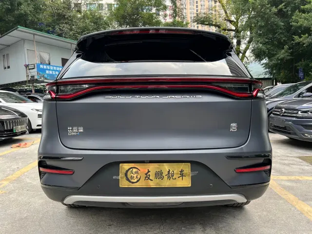 BYD Tang — Фото автомобиля 17