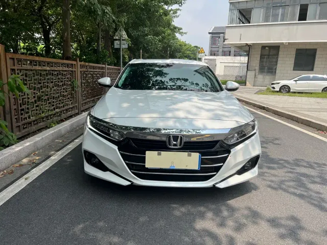 Honda Accord — Фото автомобиля 2