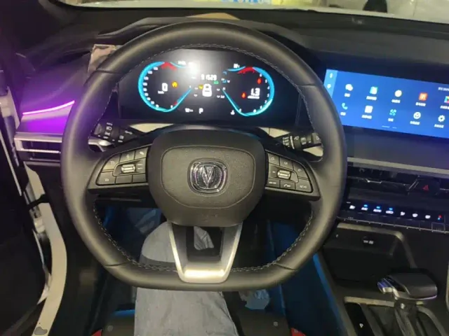 Changan CS35 Plus — Фото автомобиля 10