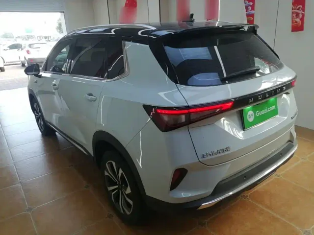 Wuling Asta — Фото автомобиля 4