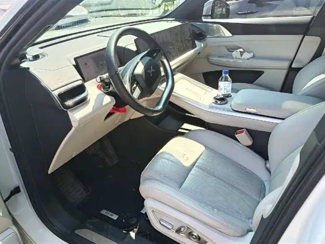 Xpeng G9 — Фото автомобиля 6