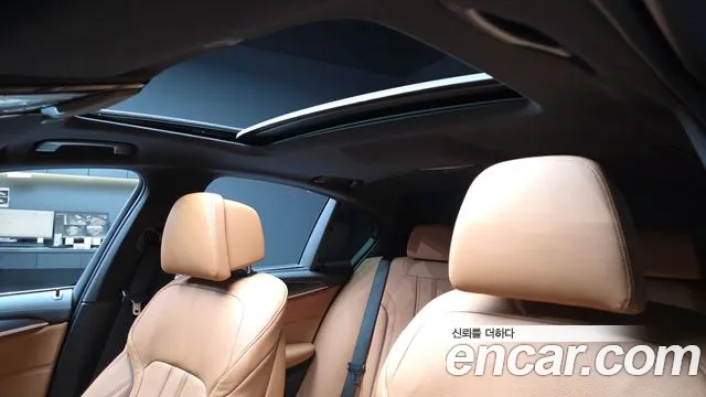 BMW 5-Series — Фото автомобиля 18