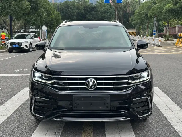 Volkswagen Tiguan L — Фото автомобиля 2