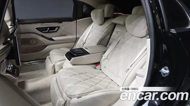 Mercedes-Benz S-Class — Фото автомобиля 24