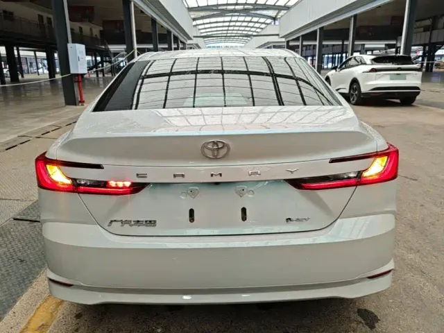 Toyota Camry — Фото автомобиля 5