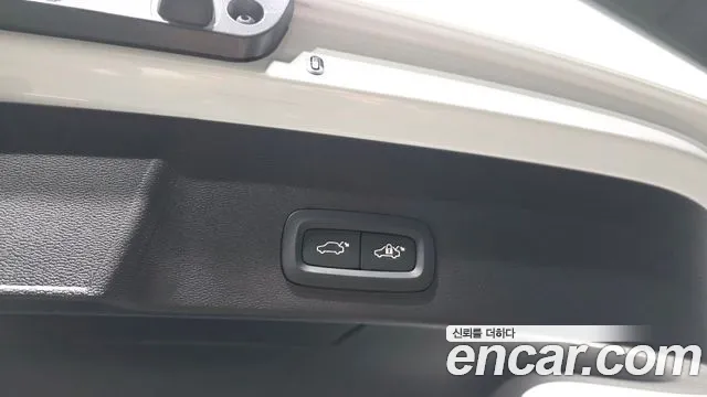 Вольво XC40 B4 Ultra Bright — Фото автомобиля 8