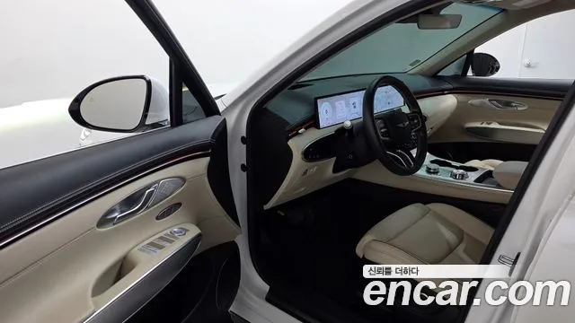 Genesis GV70 2.5T Бензин 2WD — Фото автомобиля 10