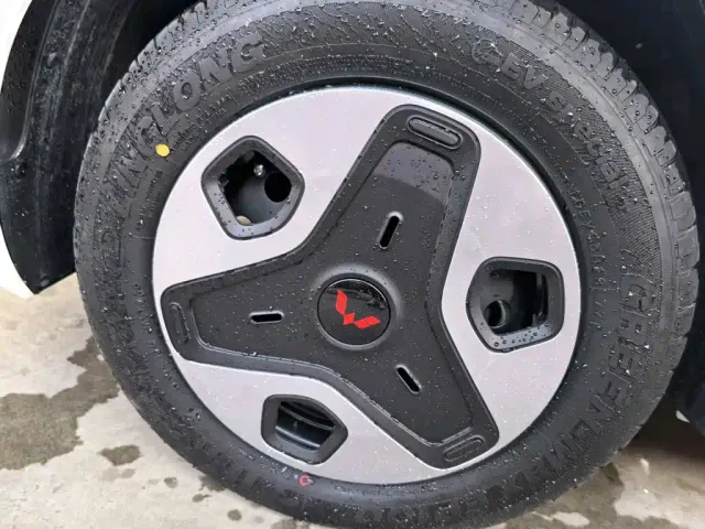 Wuling Zhiguang NEV — Фото автомобиля 12