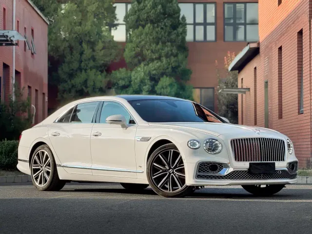 Bentley Flying Spur — Фото автомобиля 3