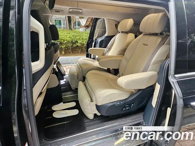 Kia Carnival Generation 4 — Фото автомобиля 8