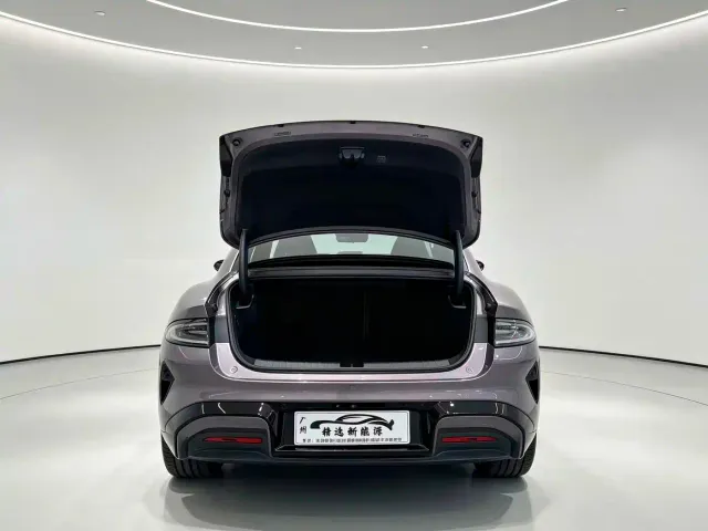 Xiaomi SU7 — Фото автомобиля 23