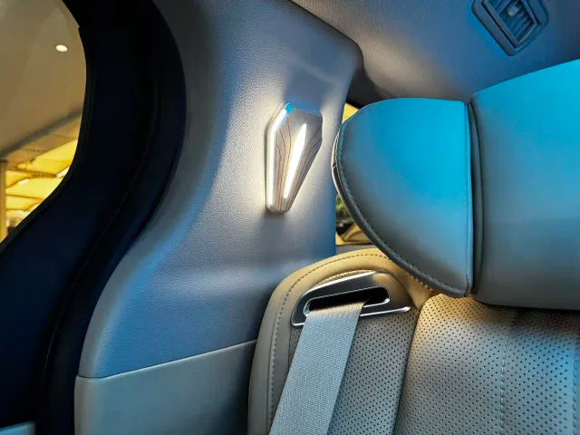Toyota Sienna — Фото автомобиля 10
