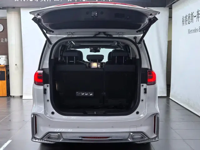 GAC Trumpchi M8 — Фото автомобиля 19