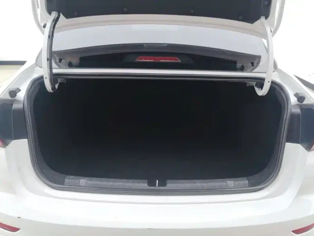 Geely Emgrand — Фото автомобиля 4