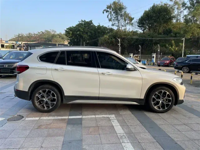 BMW X1 — Фото автомобиля 4