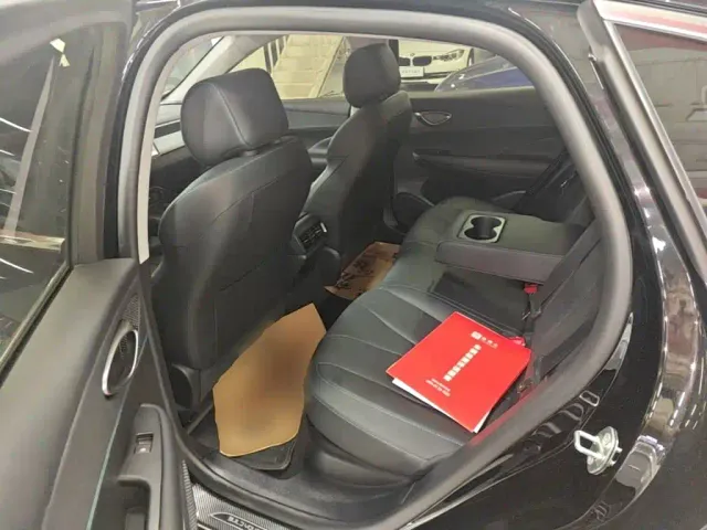 BYD Seal 05 DM-i — Фото автомобиля 16