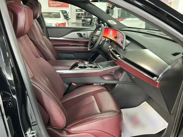 Cadillac XT5 — Фото автомобиля 14