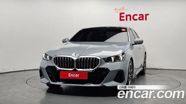 BMW 5-Series — Фото автомобиля 3